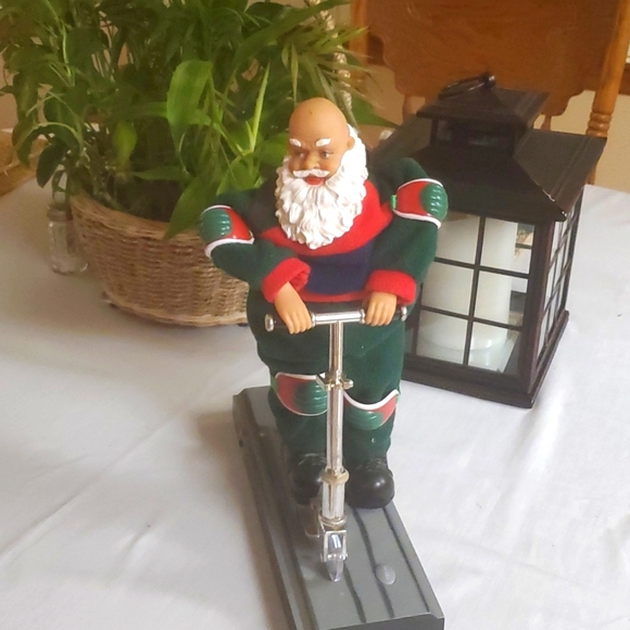 Vintage Santa on a scooter 😊 - Picture 1 of 6